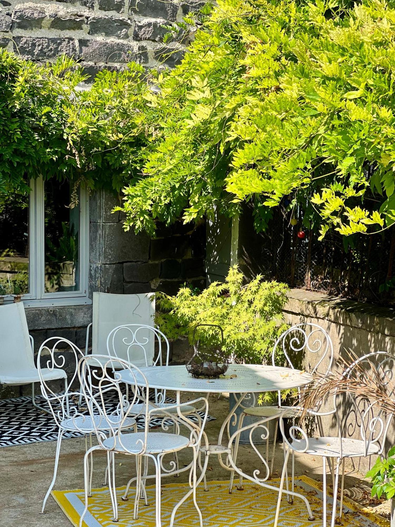 Bed and Breakfast Les Hirondelles Du Marais Riom Exterior foto
